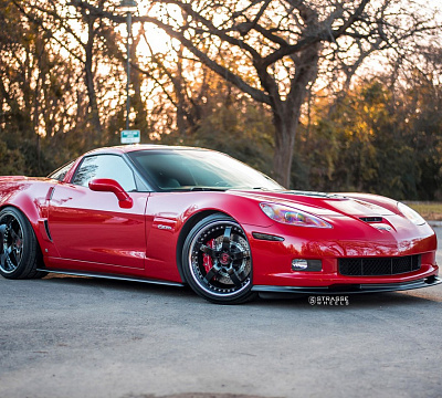 Фото дисков Strasse Wheels S5 Signature на Chevrolet Corvette C6