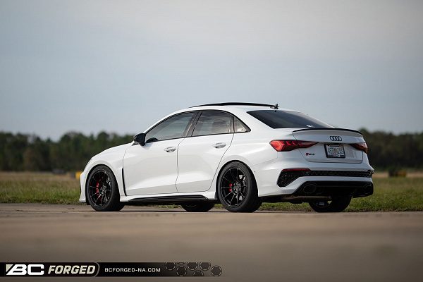 Фото дисков BC Forged KZ10 Черный глянец на Audi A/S/RS 3 (8Y)