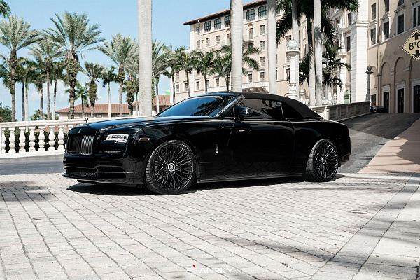 Фото дисков Anrky RF-140 Черный глянец на Rolls-Royce Wraith