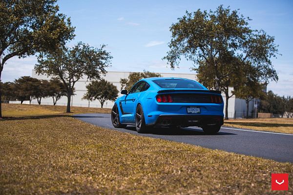Фото дисков Vossen CV3 Глянцевый графит на Ford Mustang VI