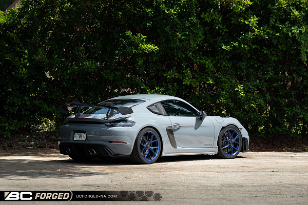 Фото дисков BC Forged ACL51 Синий сатин на Porsche Cayman II