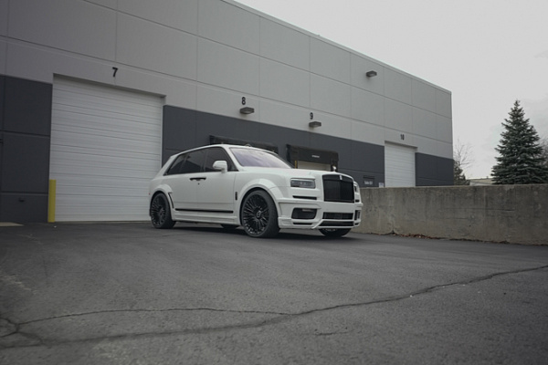Фото дисков Brixton Forged LX01 Черный глянец на Rolls-Royce Cullinan