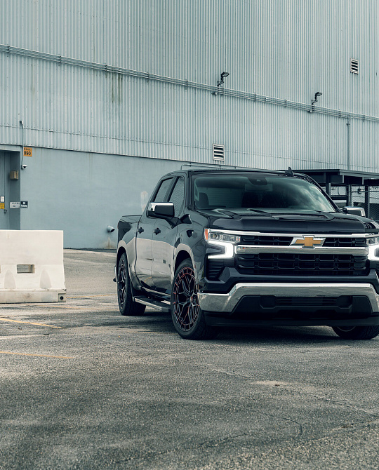 Фото дисков HFX-1 (6-Lug) Черный глянец на Chevrolet Silverado IV