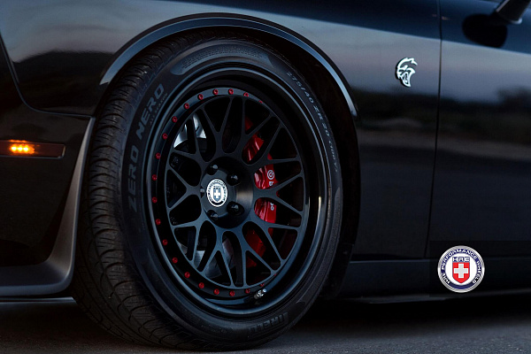 Фото дисков HRE 300 Черный сатин на Dodge Challenger III