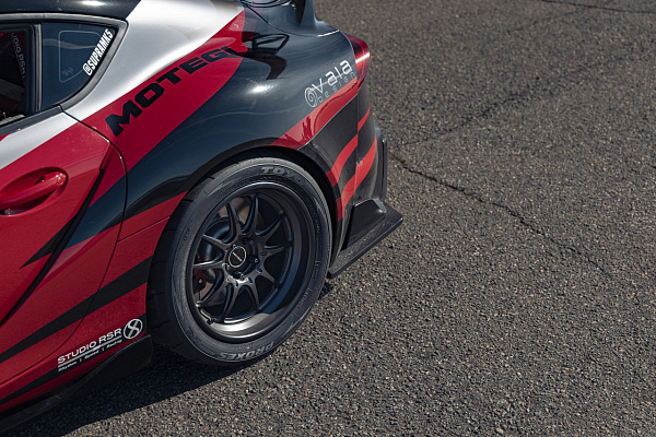 Фото дисков Motegi Racing MF412 SS5 Глянцевый графит на Toyota Supra A90