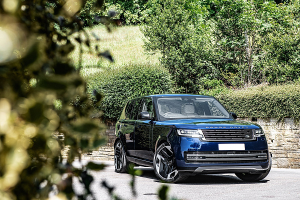 Фото дисков Kahn Type 33 RS Черный сатин на Range Rover V