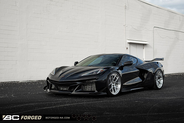 Фото дисков BC Forged HCS02 Полированный лак на Chevrolet Corvette C8