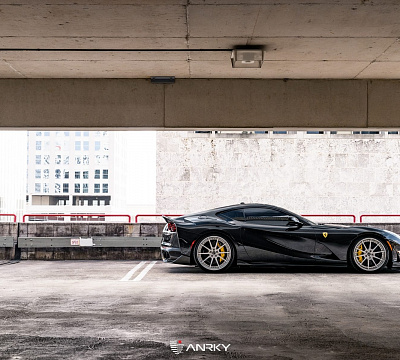 Фото дисков Anrky AN38 на Ferrari 812