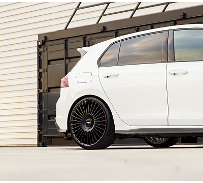 Фото дисков Rotiform GRZ на Volkswagen Golf VIII