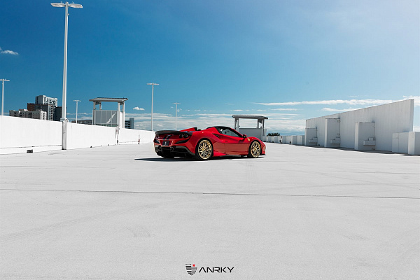 Фото дисков Anrky S3-X1 Глянцевое золото на Ferrari F8