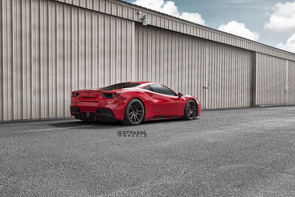 Фото дисков Strasse Wheels SV1 Deep Concave Monoblock Черный глянец на Ferrari 488
