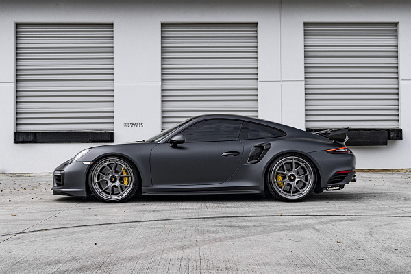 Фото дисков Strasse Wheels SM5R Deep Concave FS Сатиновый тонированный лак на Porsche 911 VII