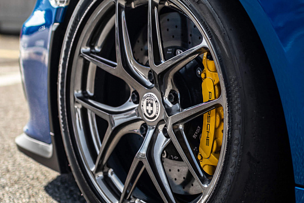 Porsche Cayman GT4