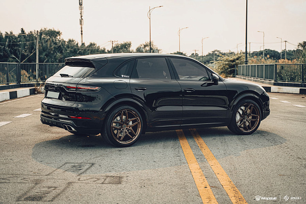 Фото дисков Brixton Forged PF12 R / RS Глянцевая бронза на Porsche Cayenne III