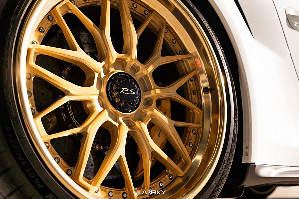 Фото дисков Anrky RS1 Сатиновое золото на Porsche 911 VII