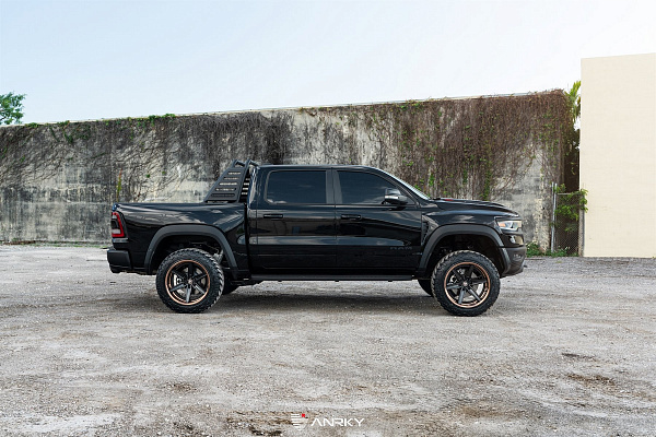 Фото дисков Anrky AN36-S Черный сатин на Ram 1500 V