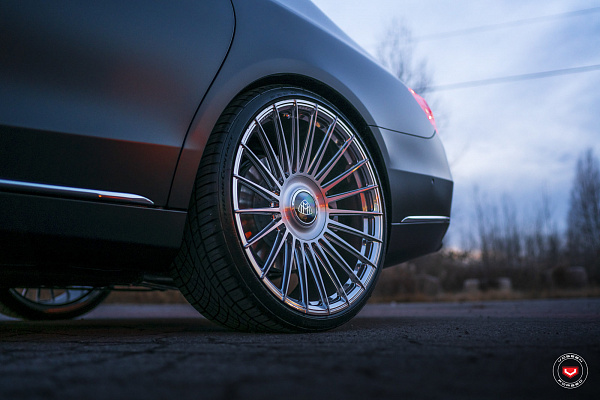 Фото дисков Vossen S17-13 Глянцевый лак на Mercedes-Benz S-Class (W222, C217)