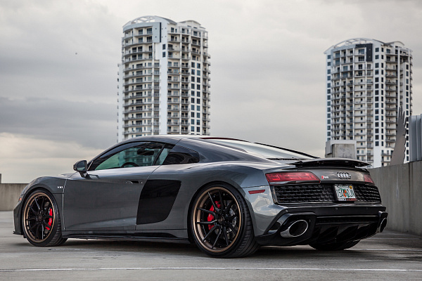 Фото дисков Strasse Wheels SV5 Deep Concave FS Другой цвет на Audi R8 (4S)
