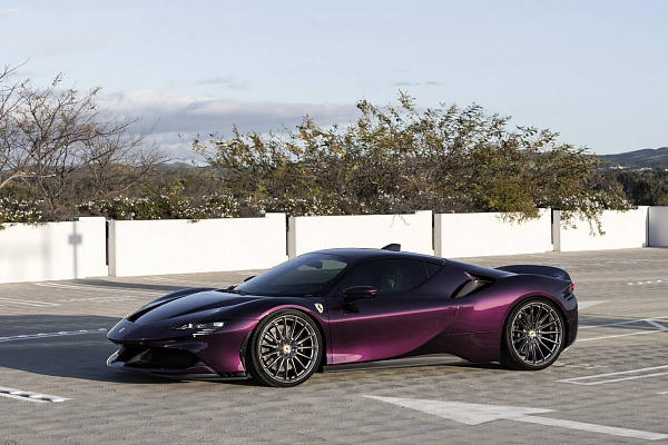 Фото дисков HRE P103SC Глянцевый темный лак на Ferrari SF90