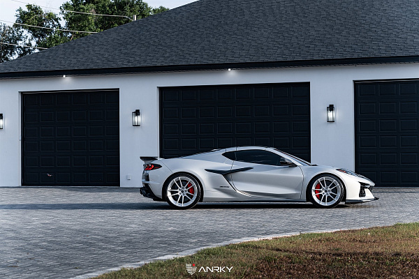 Фото дисков Anrky AN24 Глянцевый лак на Chevrolet Corvette C8