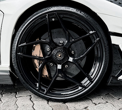 Фото дисков Brixton Forged PF5 на Lamborghini Aventador