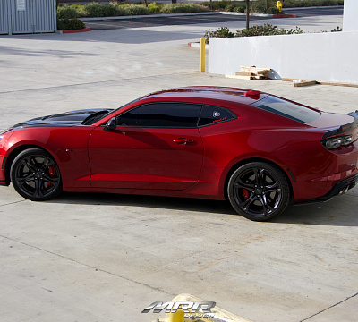 Фото дисков MRR M017 на Chevrolet Camaro VI