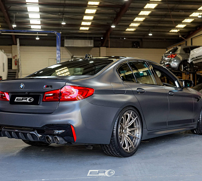 Фото дисков HRE S104SC на BMW 5/M5 (G30/F90)