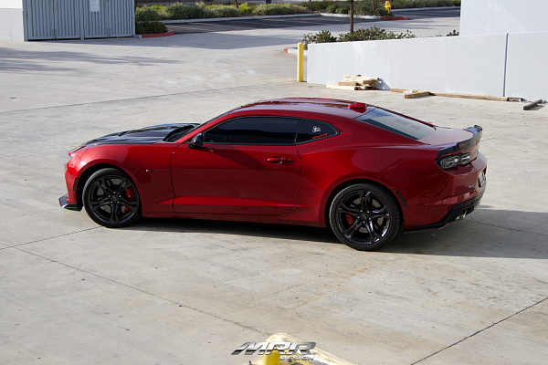 Фото дисков MRR M017 Черный сатин на Chevrolet Camaro VI