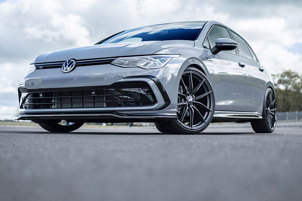 Фото дисков Bola FLC Сатиновый графит на Volkswagen Golf VIII