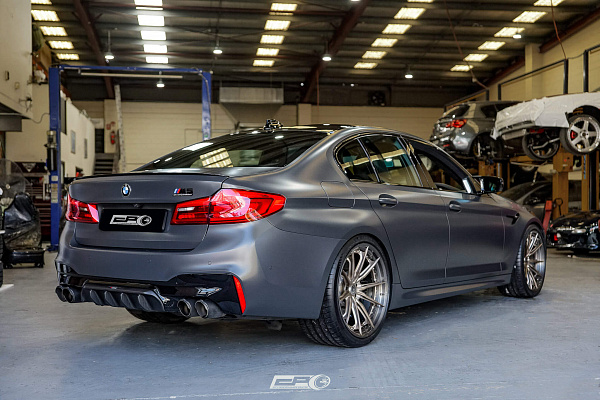 Фото дисков HRE S104SC Глянцевое темное золото на BMW 5/M5 (G30/F90)