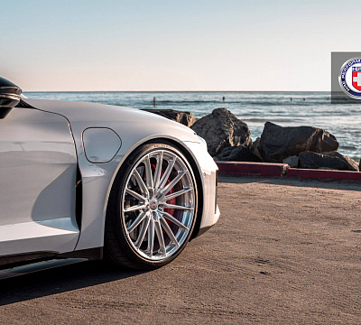 Фото дисков HRE P103SC на Audi E-tron GT