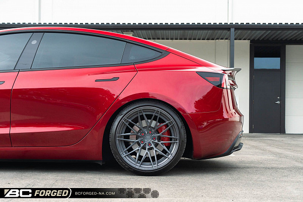 Фото дисков BC Forged HCA675 Сатиновый тонированный лак на Tesla Model 3