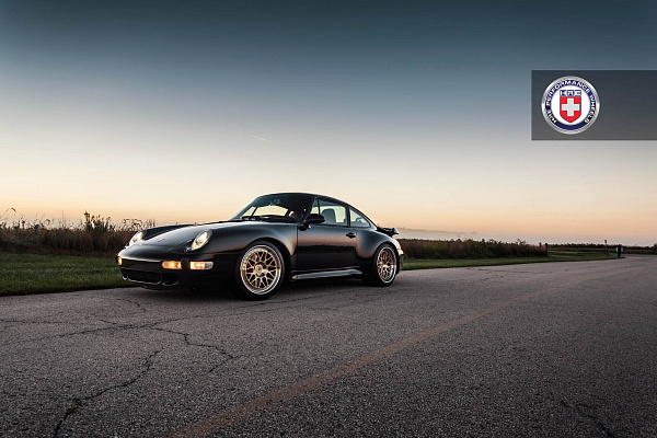 Фото дисков HRE 300 Глянцевая шампань на Porsche 911 IV