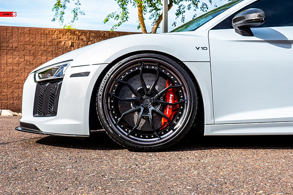 Фото дисков Anrky AN31 Черный глянец на Audi R8 (4S)