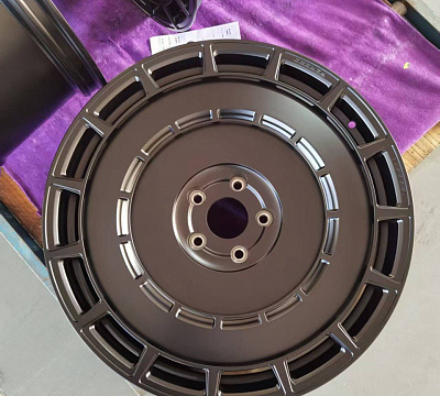 22" диски в стиле Vossen LC3-11 в цвете черный сатин
