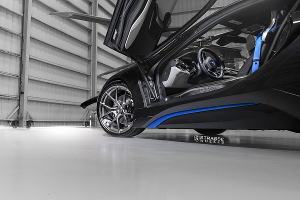 Фото дисков Strasse Wheels SM5R Deep Concave Monoblock Сатиновый темный лак на BMW i8