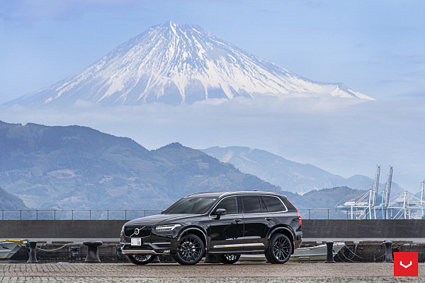 Фото дисков Vossen HF-4T Черный глянец на Volvo XC90 II