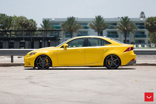 Фото дисков Vossen CV3 Глянцевый графит на Lexus IS II