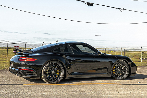 Фото дисков Strasse Wheels SV10M-RS Deep Concave FS Другой цвет на Porsche 911 VII