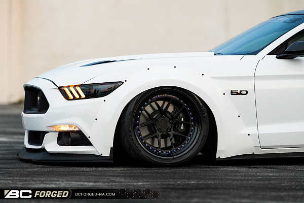 Фото дисков BC Forged LE52 // MLE52 Черный матовый на Ford Mustang VI