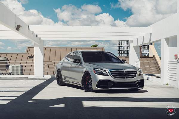 Фото дисков Vossen S17-04 Черный глянец на Mercedes-Benz S-Class (W222, C217)