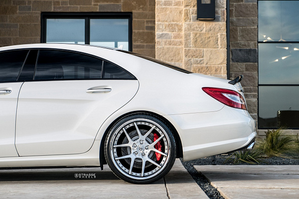 Фото дисков Strasse Wheels SM5 Deep Concave Глянцевый лак на Mercedes-Benz CLS (C218)
