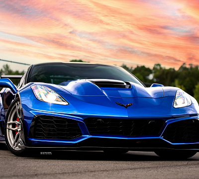 Фото дисков Strasse Wheels SV4 Deep Concave Duoblock на Chevrolet Corvette C7