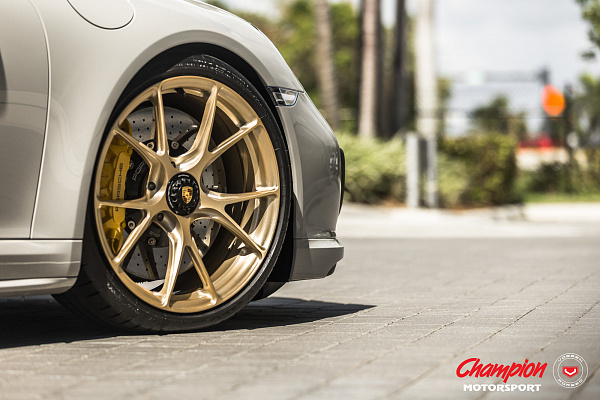 Фото дисков Vossen RS74 Глянцевое золото на Porsche 911 VII