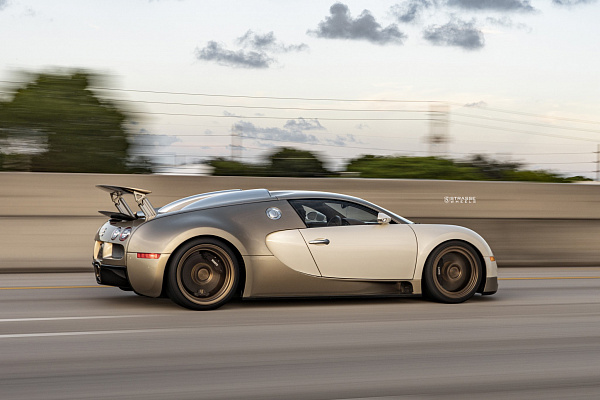 Фото дисков Strasse Wheels SV5 Deep Concave Duoblock Сатиновая бронза на Bugatti Veyron