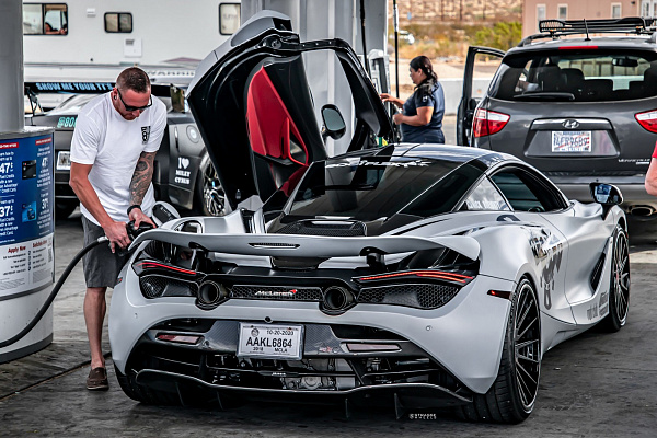Фото дисков Strasse Wheels SV15T Deep Concave FS Другой цвет на McLaren 720S