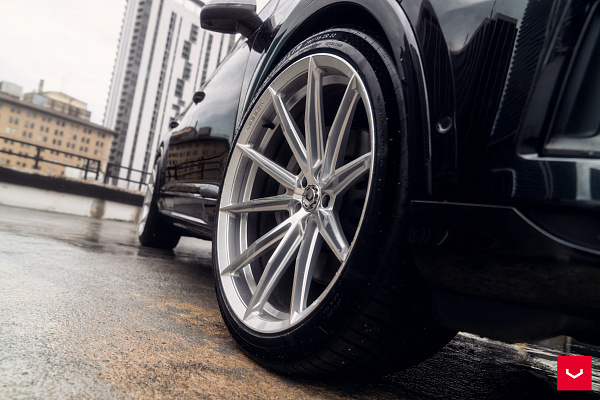 Фото дисков Vossen HFX-2 (5-Lug) Серебро на Audi Q7 (4M)