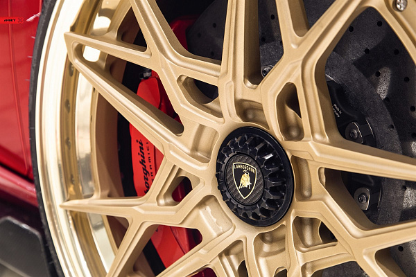 Фото дисков Anrky S1-X2 Сатиновое золото на Lamborghini Aventador