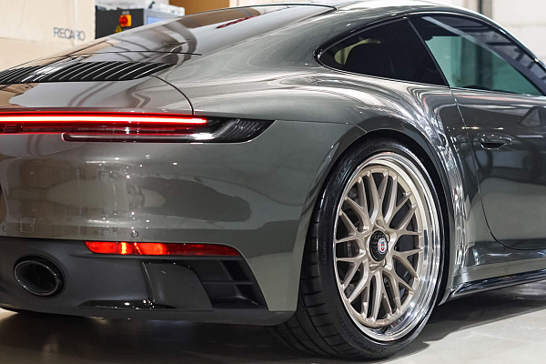 Фото дисков HRE 520 Глянцевая шампань на Porsche 911 VIII