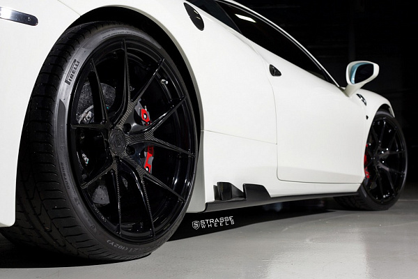 Фото дисков Strasse Wheels SM5R Deep Concave Monoblock Другой цвет на Ferrari 458